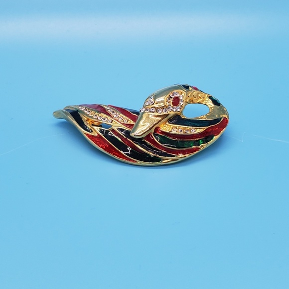 Goldtone red and green enameled swan brooch clear rhinestones vintage figural - Picture 5 of 7